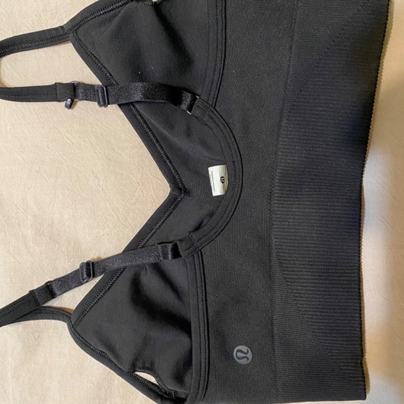 Lululemon sports bra - Picture 2 of 3